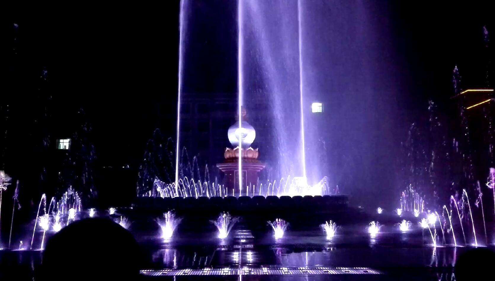 广场大型音乐喷泉