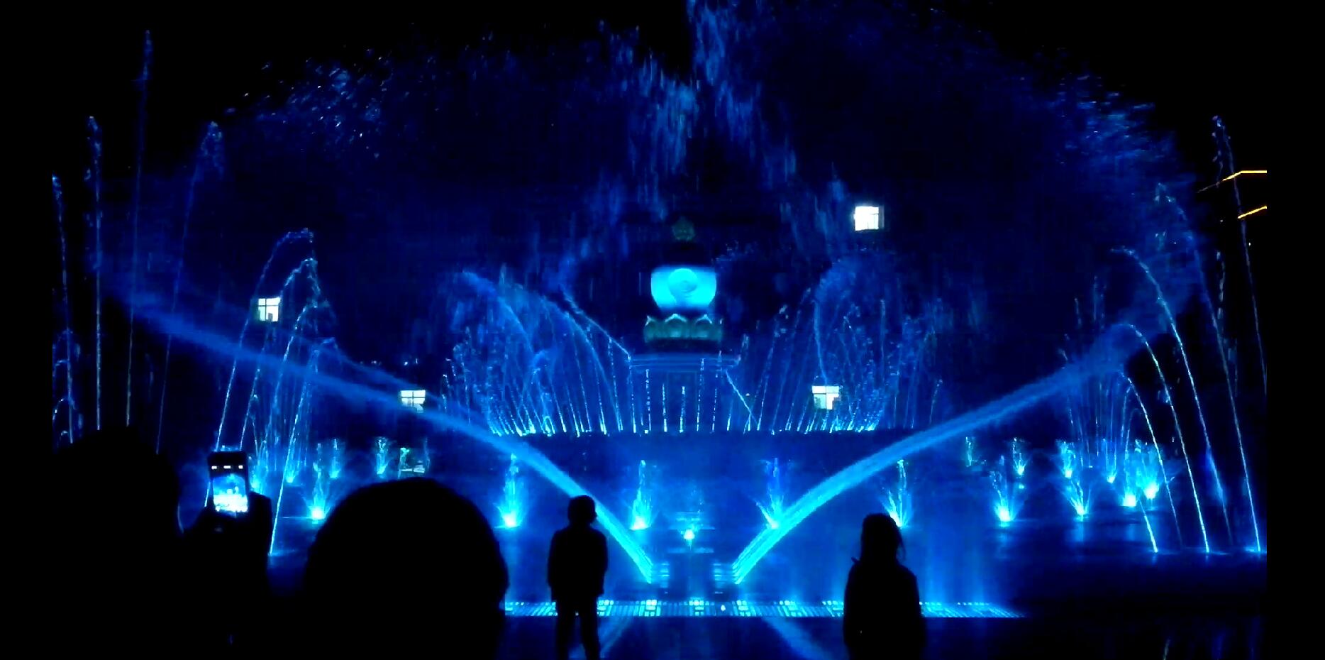 广场大型音乐喷泉