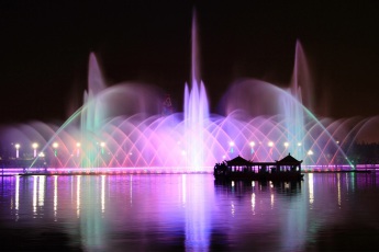 六通喷泉公司-同州湖大型音乐喷泉