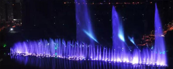 大型喷泉工程绿岛音乐喷泉灯光秀