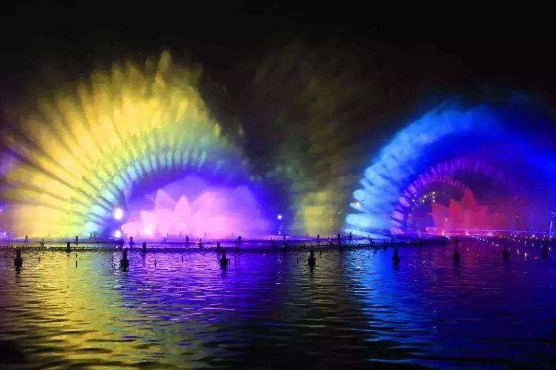 水上灯光秀